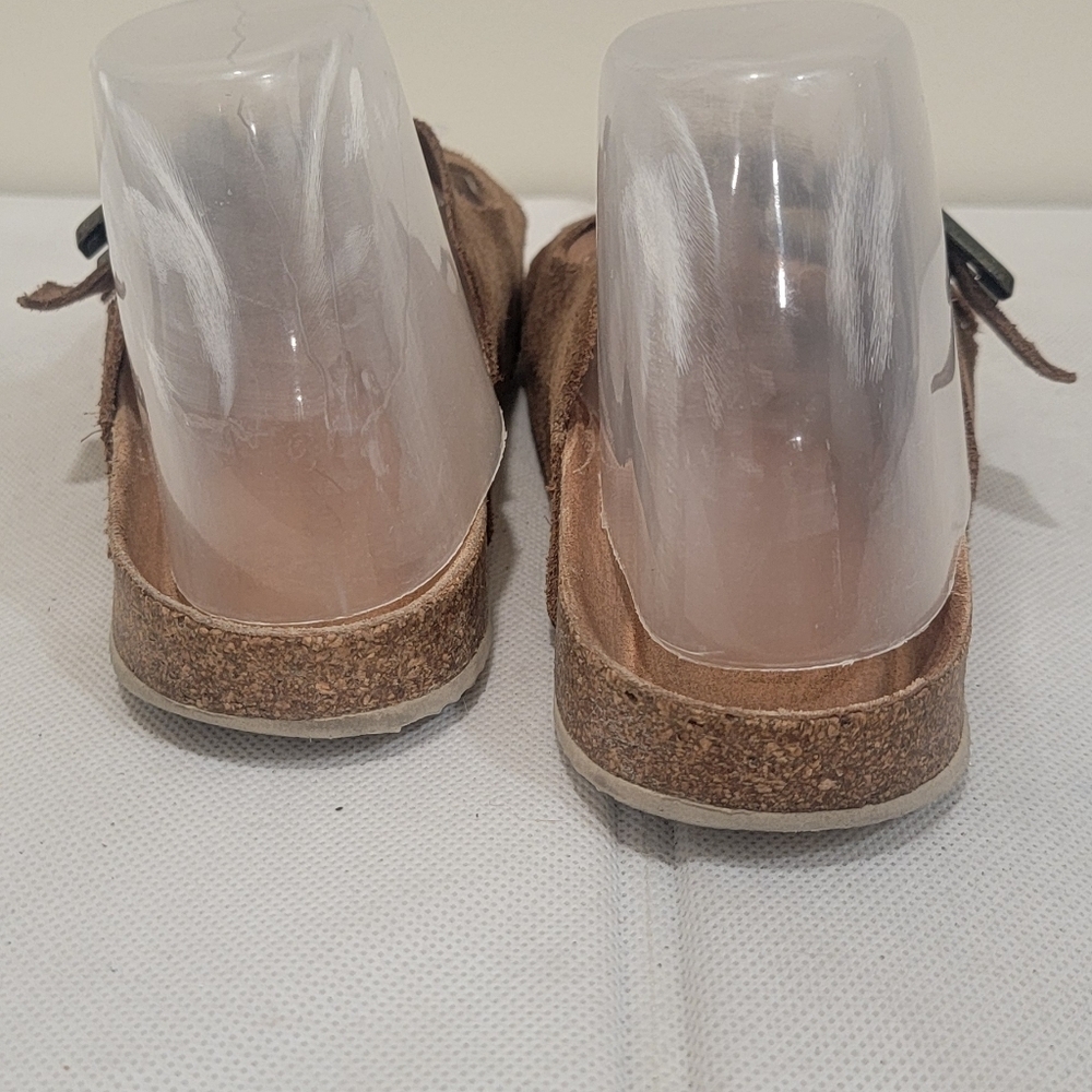 YOKONO LIGHT BROWN SLIDE STYLE SANDALS ( sz 10) - Picture 2 of 6